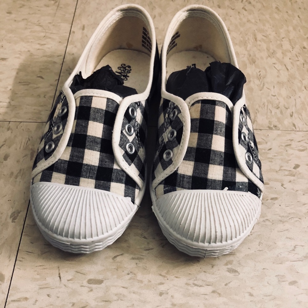 NWOT Girls’ Plaid Sneaker-style Flats